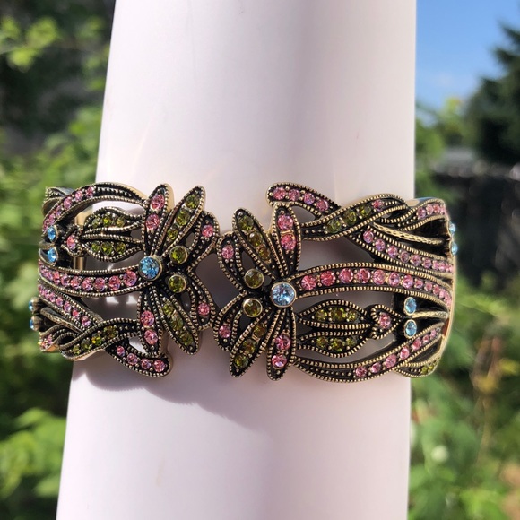 Heidi Daus 🆕 “Dancing Dragonfly” cuff bracelet - Picture 1 of 7